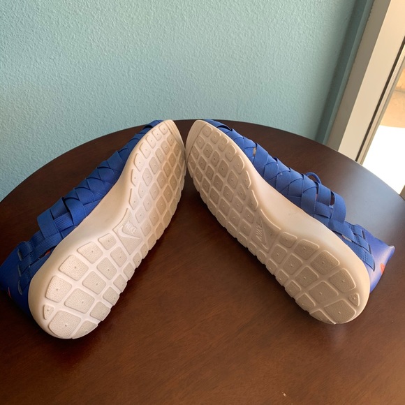 Selling this pair of preowned Nike shoes - Picture 5 of 5